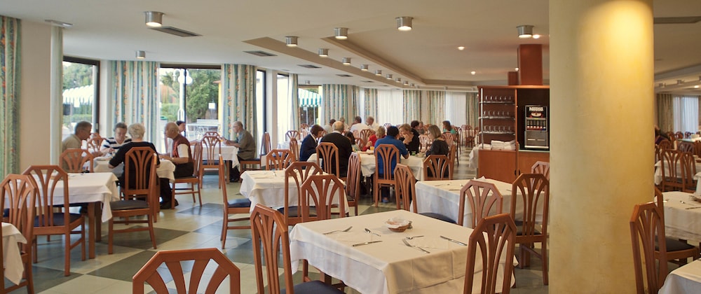 Trh Jardin Del Mar 27/45