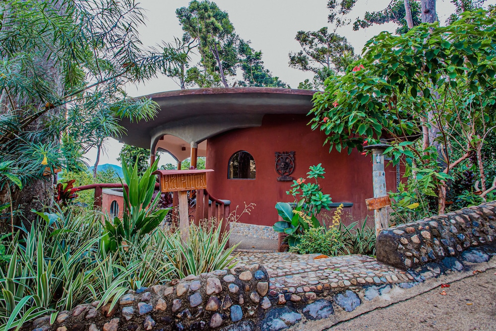 Atremaru Jungle Retreat 1/67