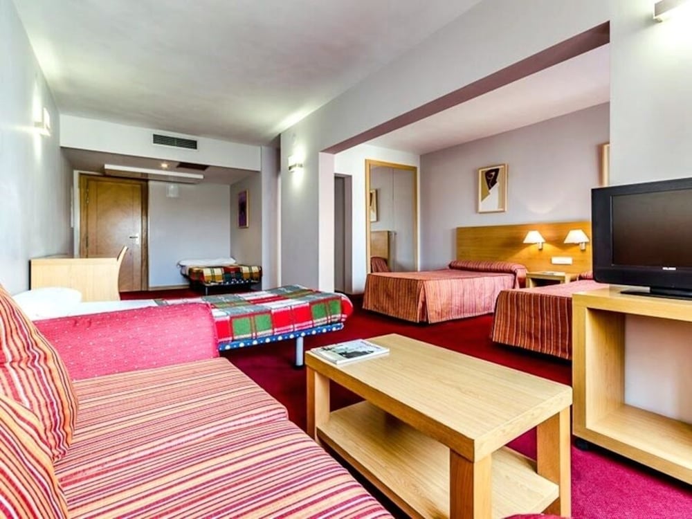 Beleret Hotel 60/77