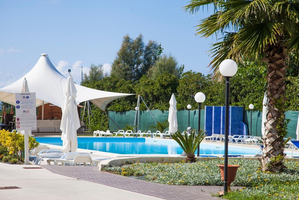 Medea Beach Resort 35/50