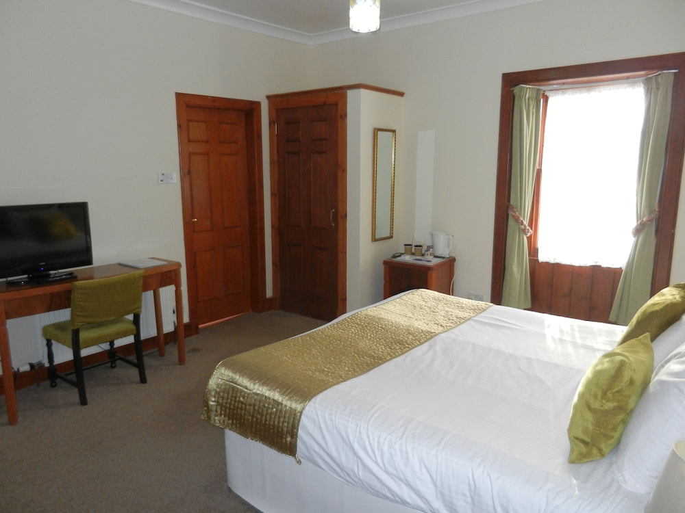 Mansfield Castle Hotel 8/50