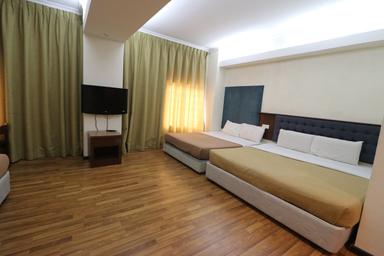Room, Quadruple