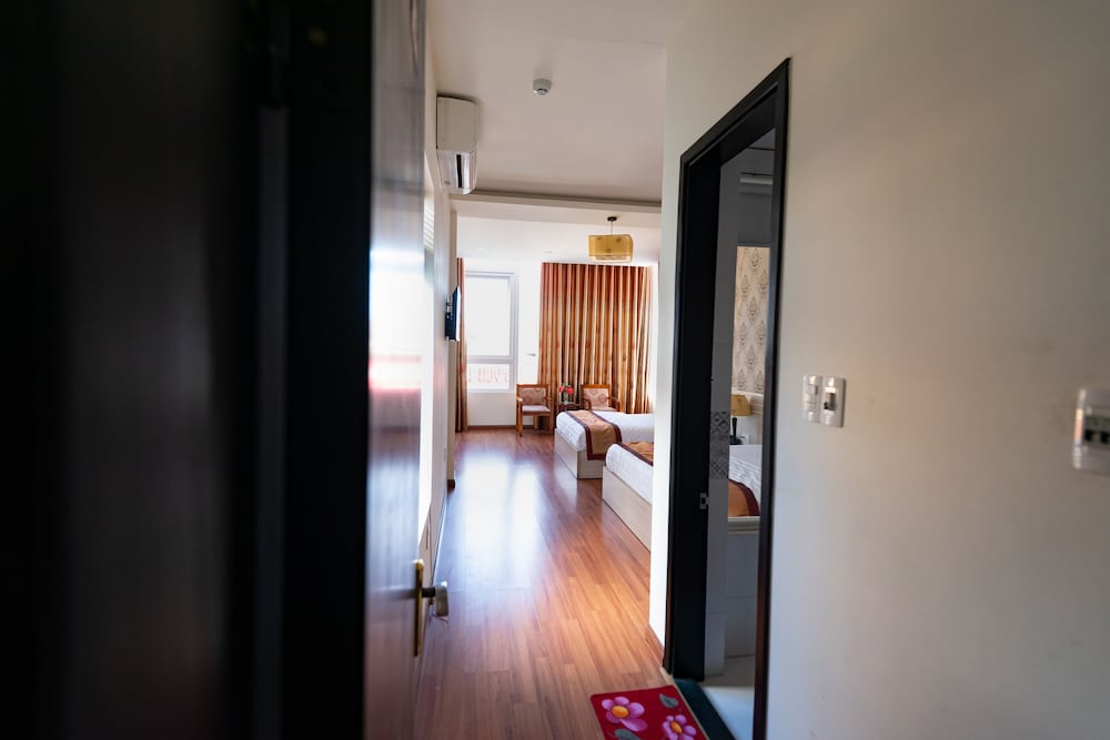 Flora Hotel Hue 28/75