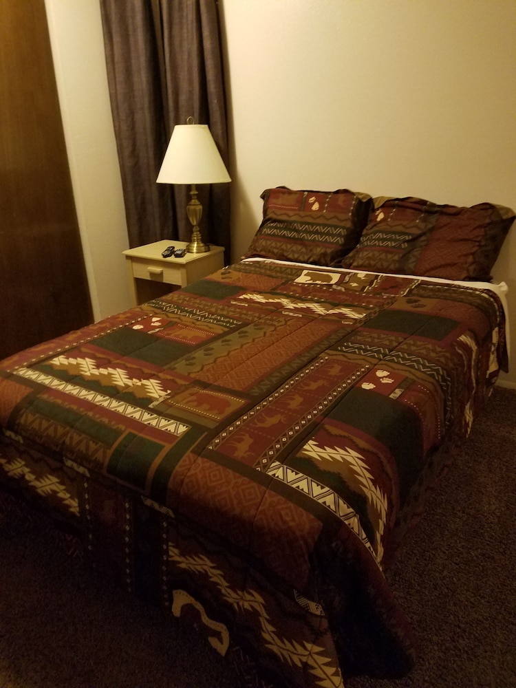 Dakota Rose Inn 31/35