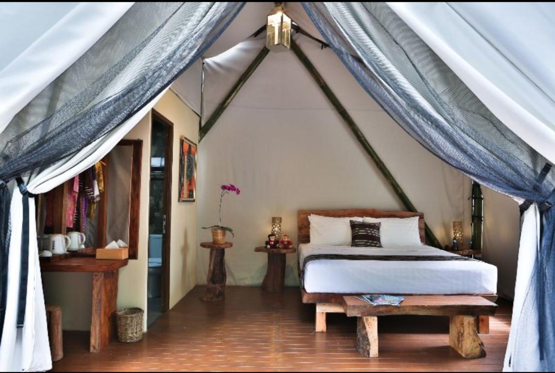 Maribaya Glamping Tent 6/22