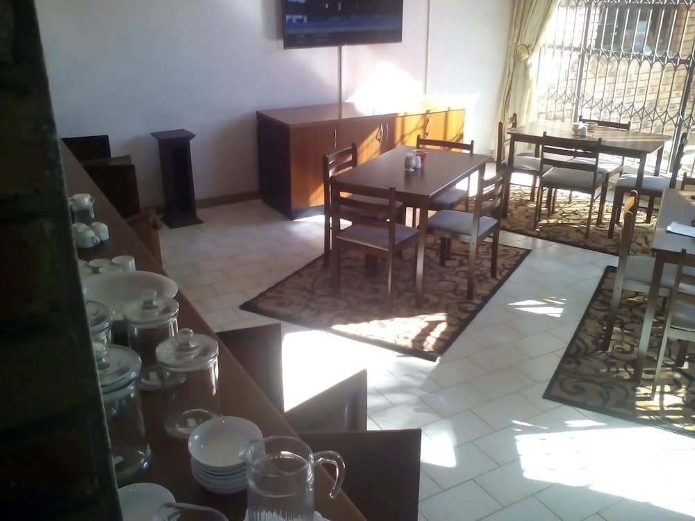Thabiso Guesthouse 9/14