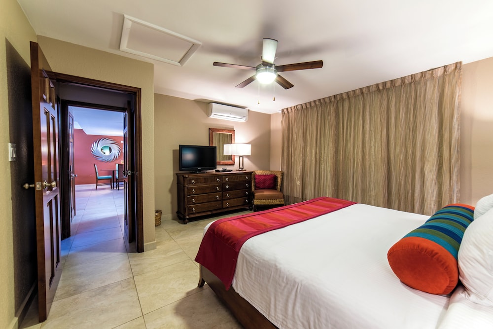 Simpson Bay Resort, Marina & Spa 25/95
