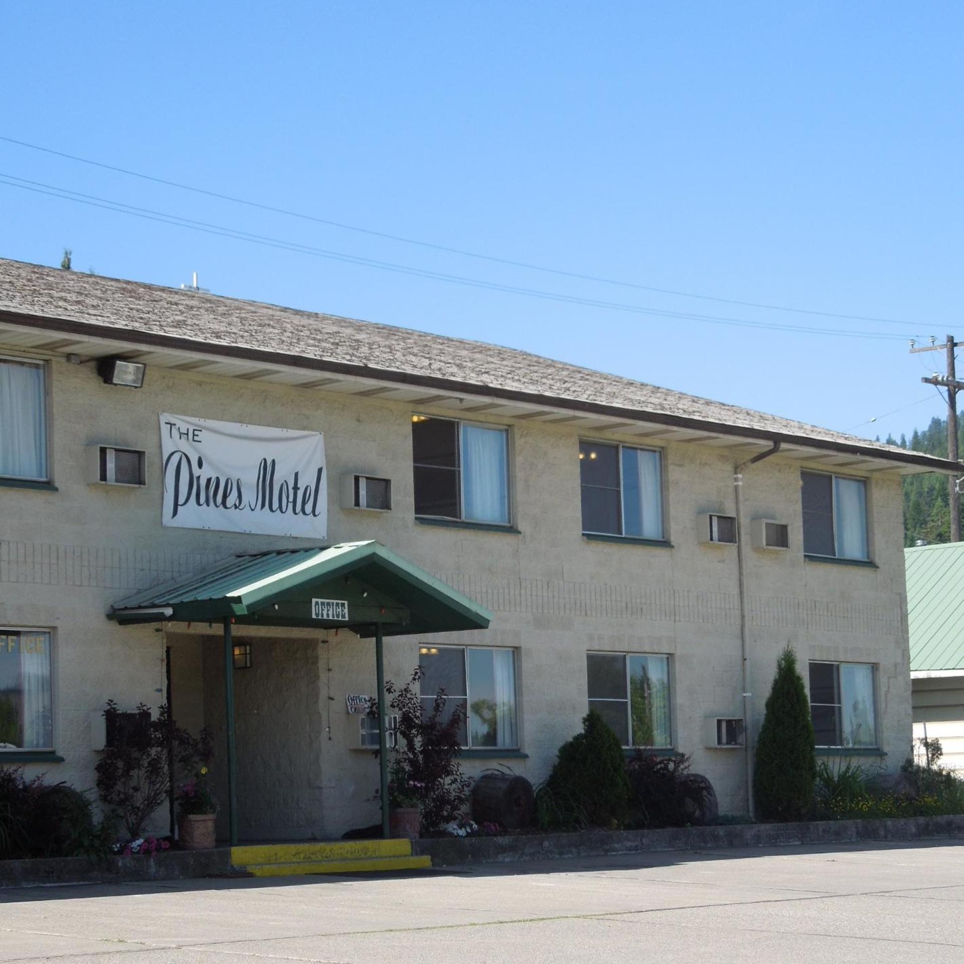 The Pines Motel 5/26
