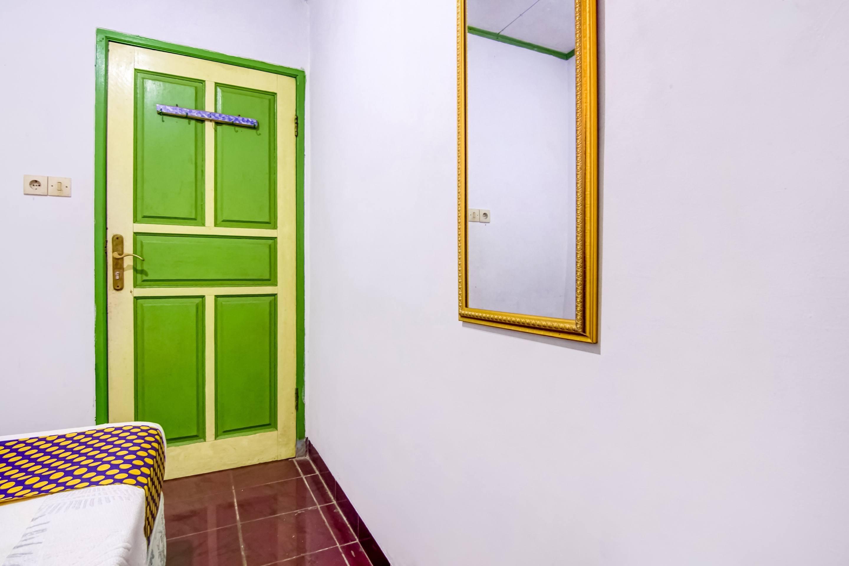 SPOT ON 90046 Villa Anyelir Yustik Selabintana 31/32