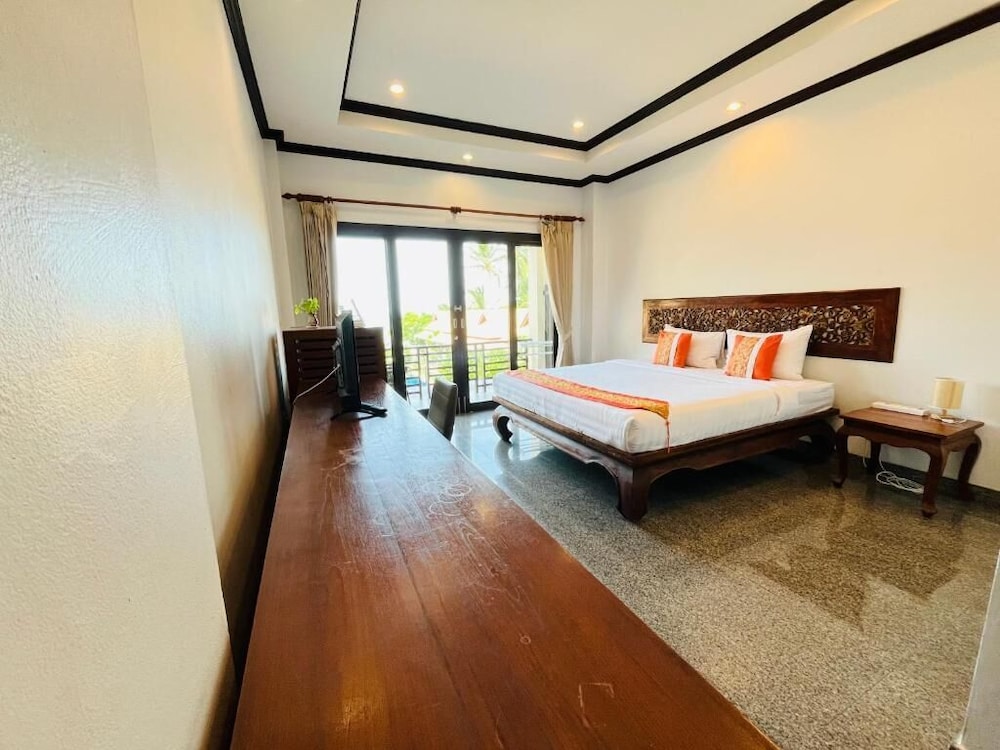 DELUXE, DOUBLE BED