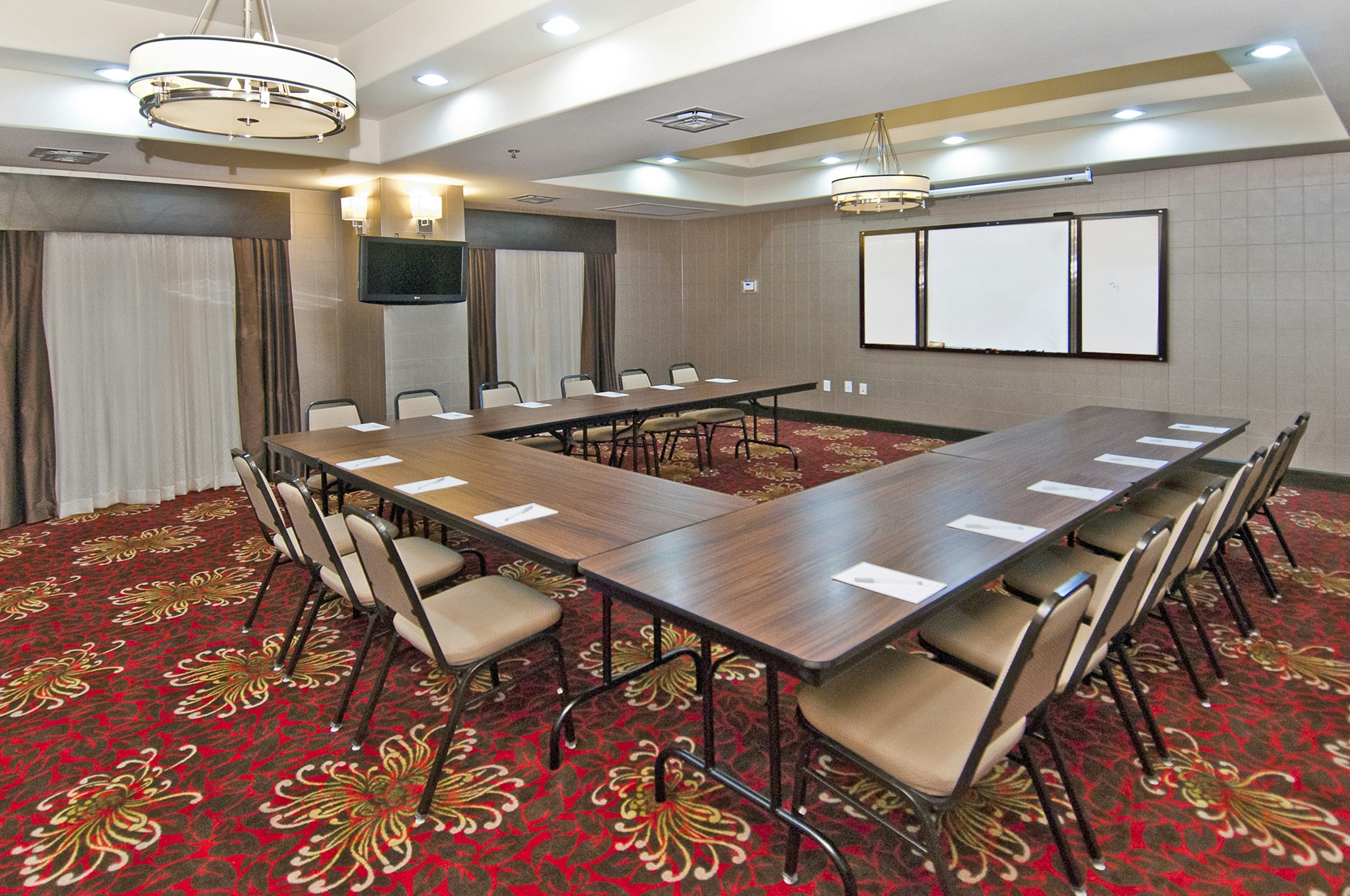 Hampton Inn Maumelle AR 22/24