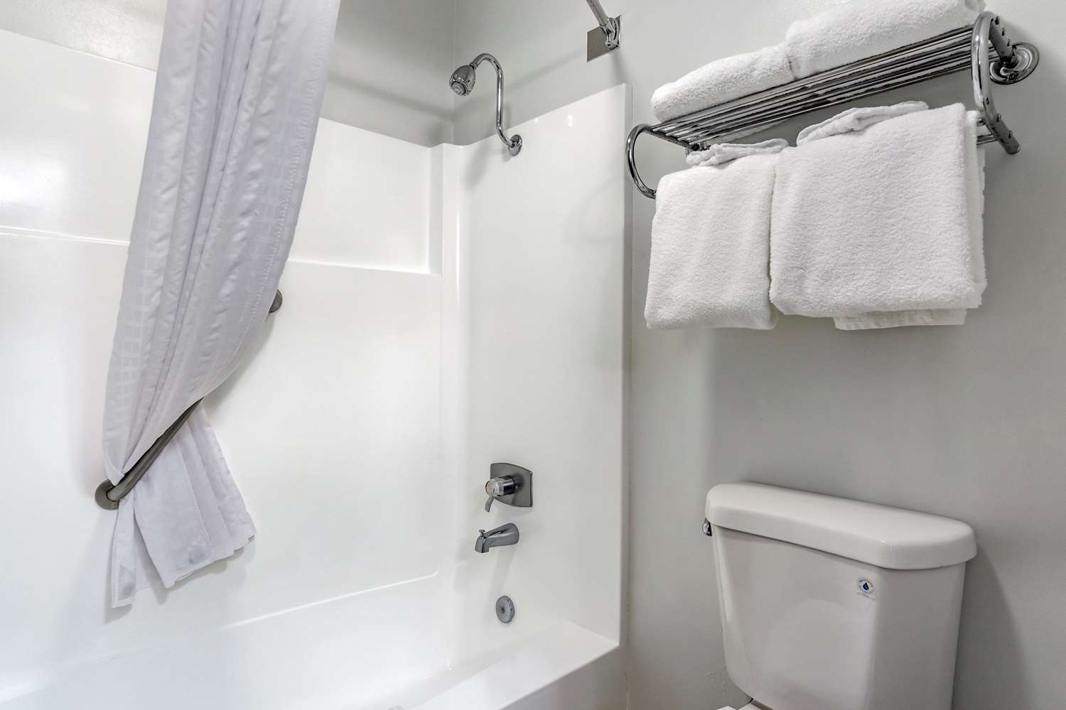 Best Western Plus Lake Front Hotel 48/51