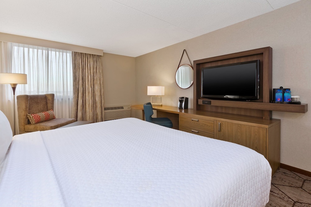 Crowne Plaza Columbus North-Worthington 16/56
