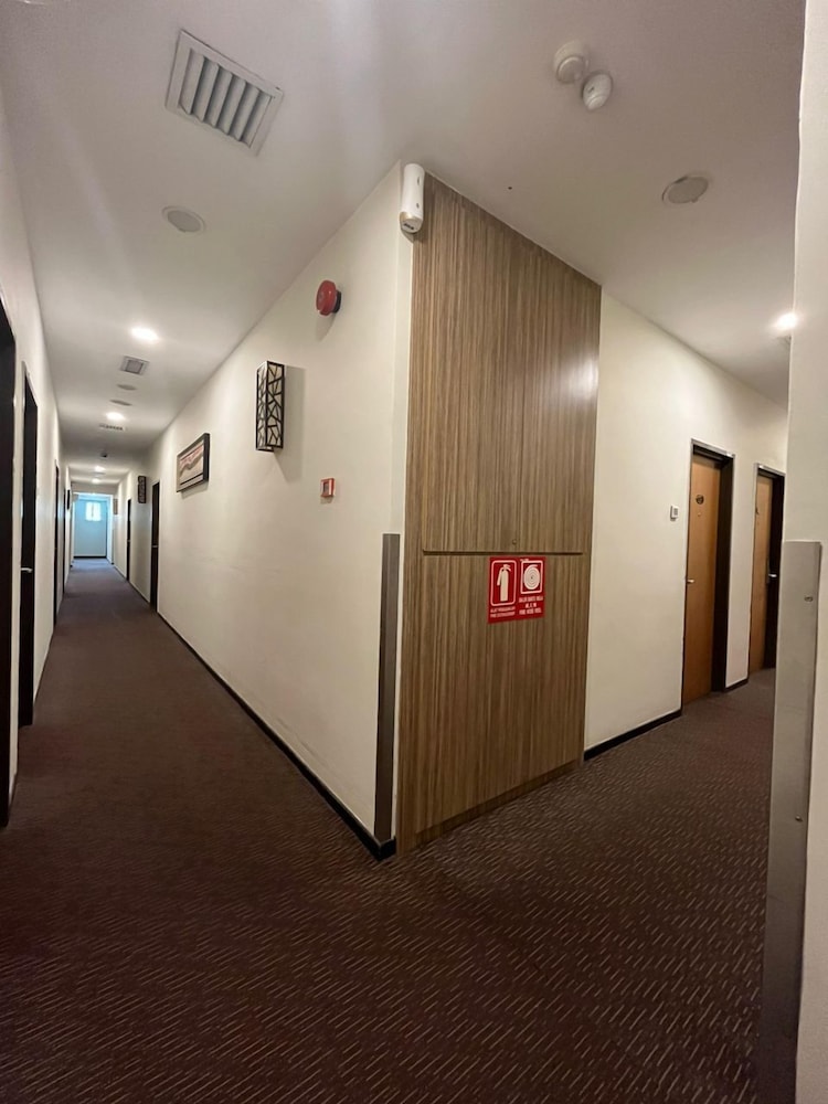 Eight Days Boutique Hotel @ Impianemas Skudai 4/47