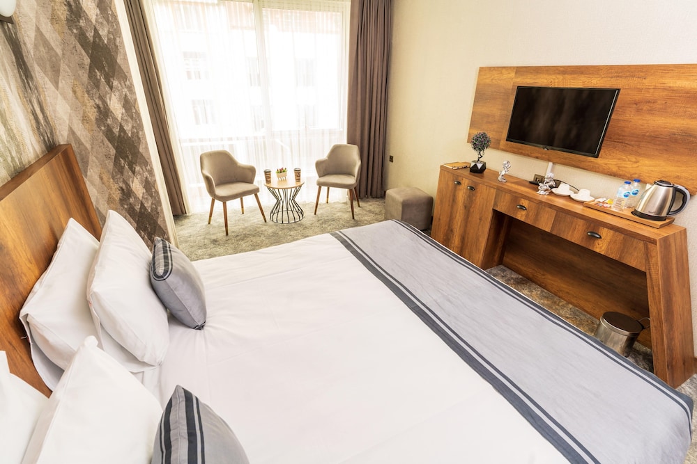 Airport Express Hotel 9/40