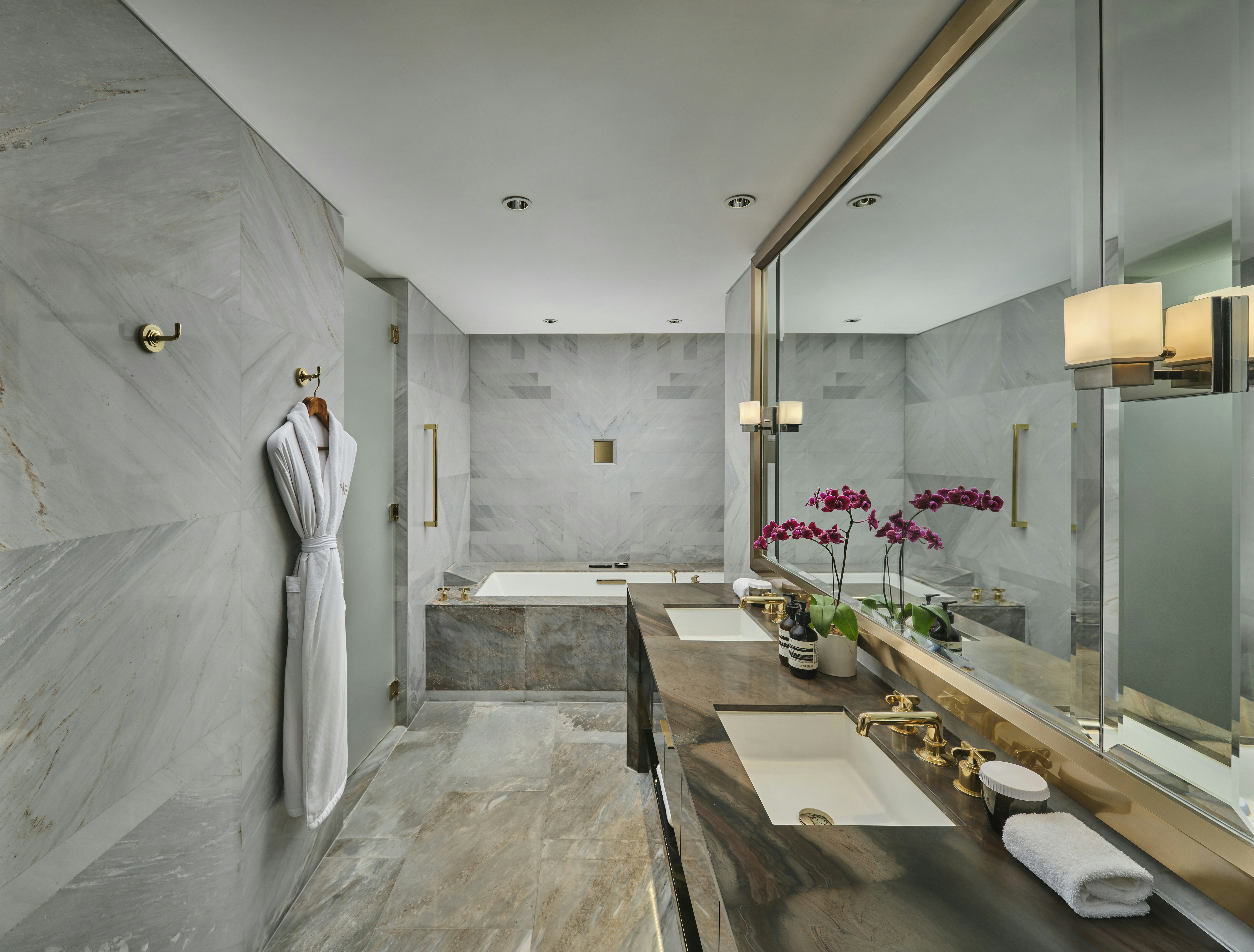 غرفة بريميير بسريرين كوين، Waldorf Astoria Beijing 4/4