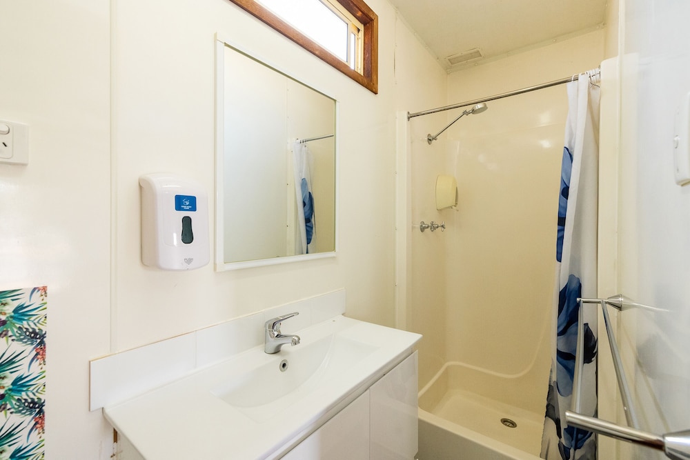 Studio, Cabin, Double and Bunk Bed، Nrma Dubbo Holiday Park 4/5