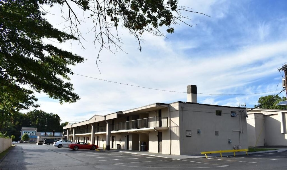Mho Hotel Bordentown 35/37