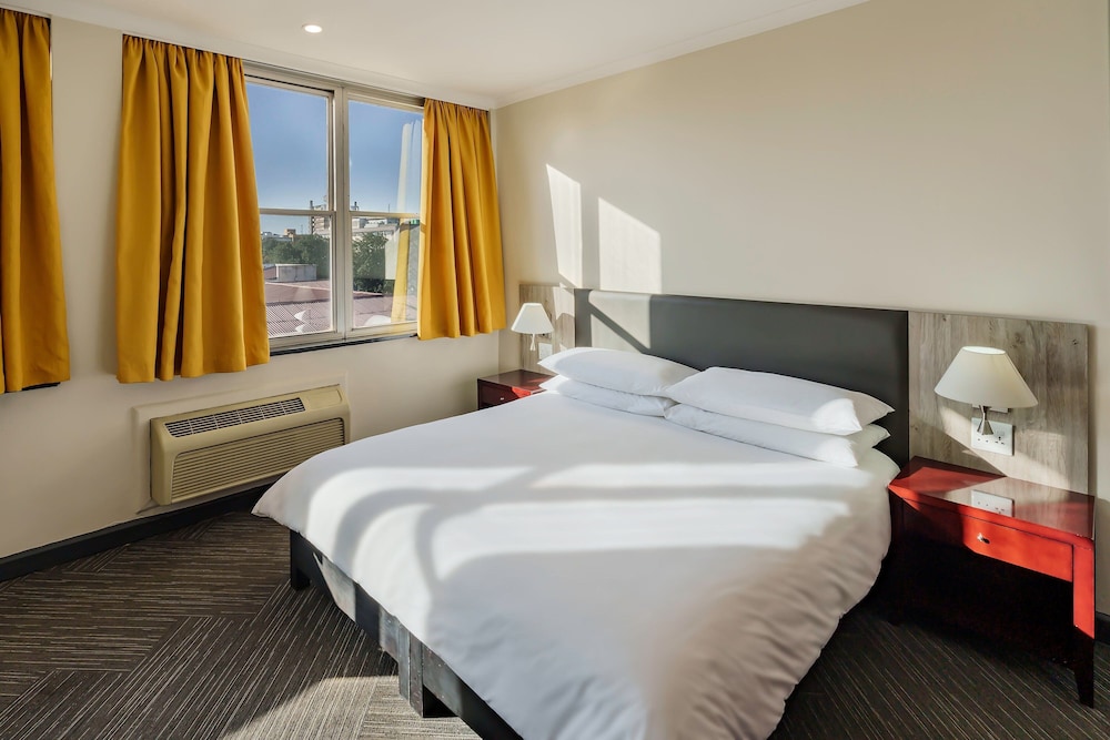 Room, King Bed, City View