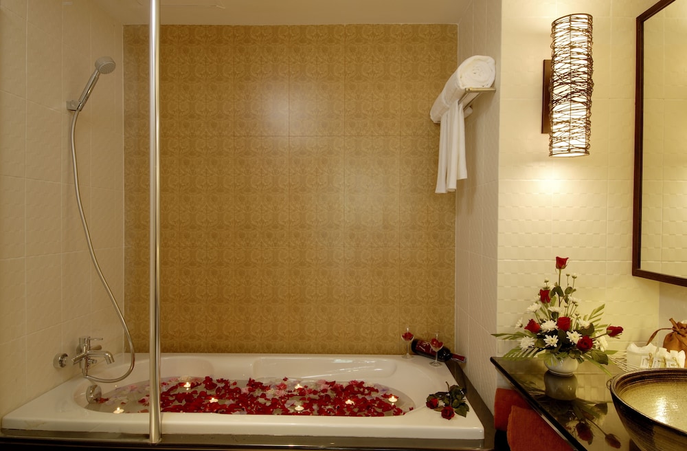 Diamond Cottage Resort and Spa 50/50
