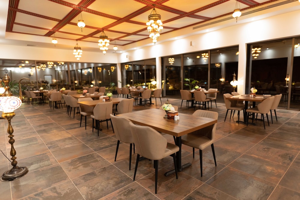 Valley Resort 35/48