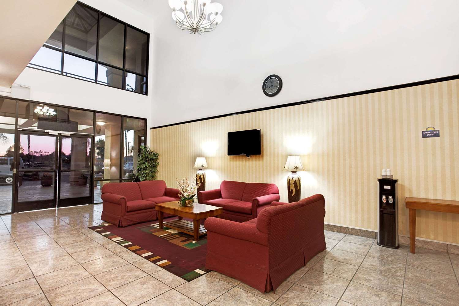 Days Inn & Suites By Wyndham Artesia 23/37