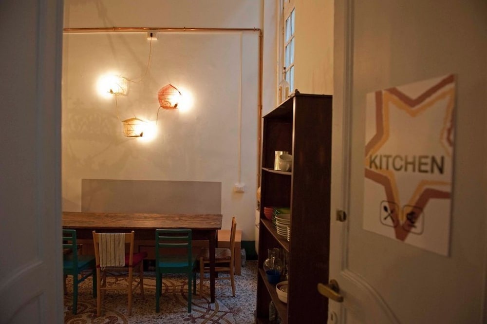 Ostellin Genova Hostel 16/28