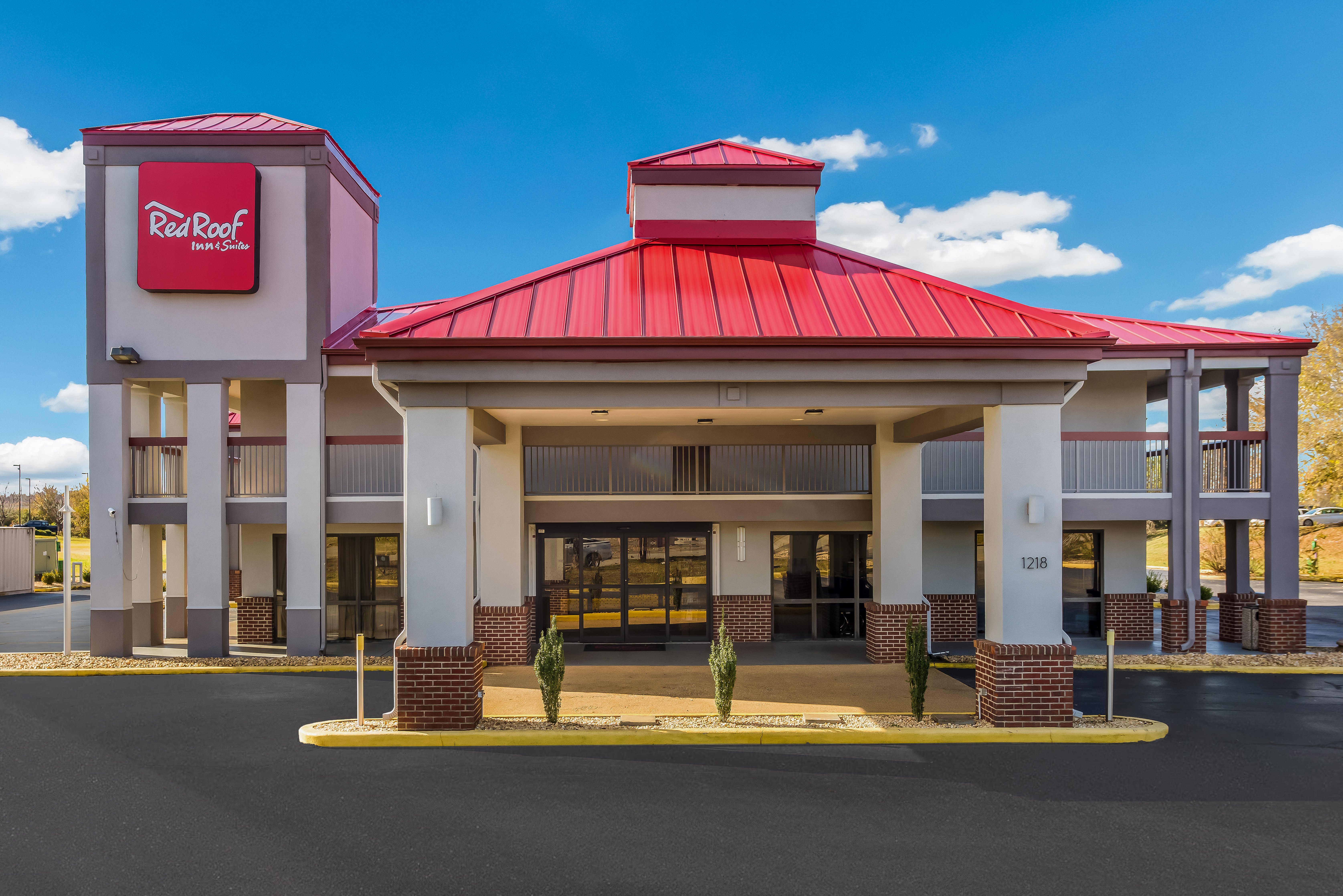 Red Roof Inn & Suites Athens, AL 5/15