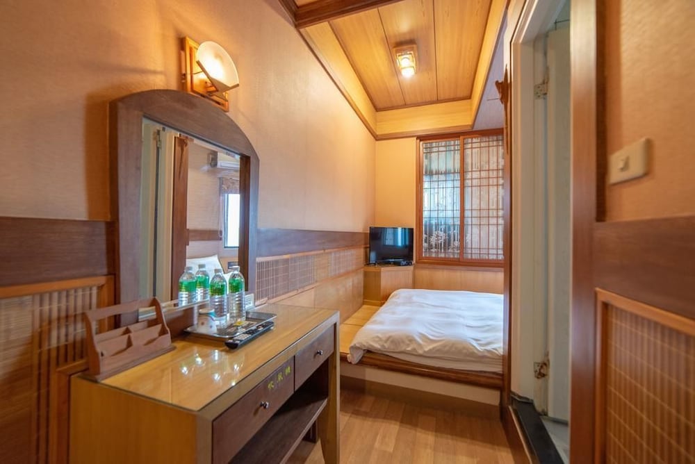 ShanKou Hotspring Hotel 36/53