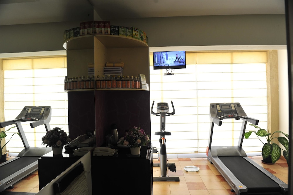 Golden Tulip Candolim Goa 38/77