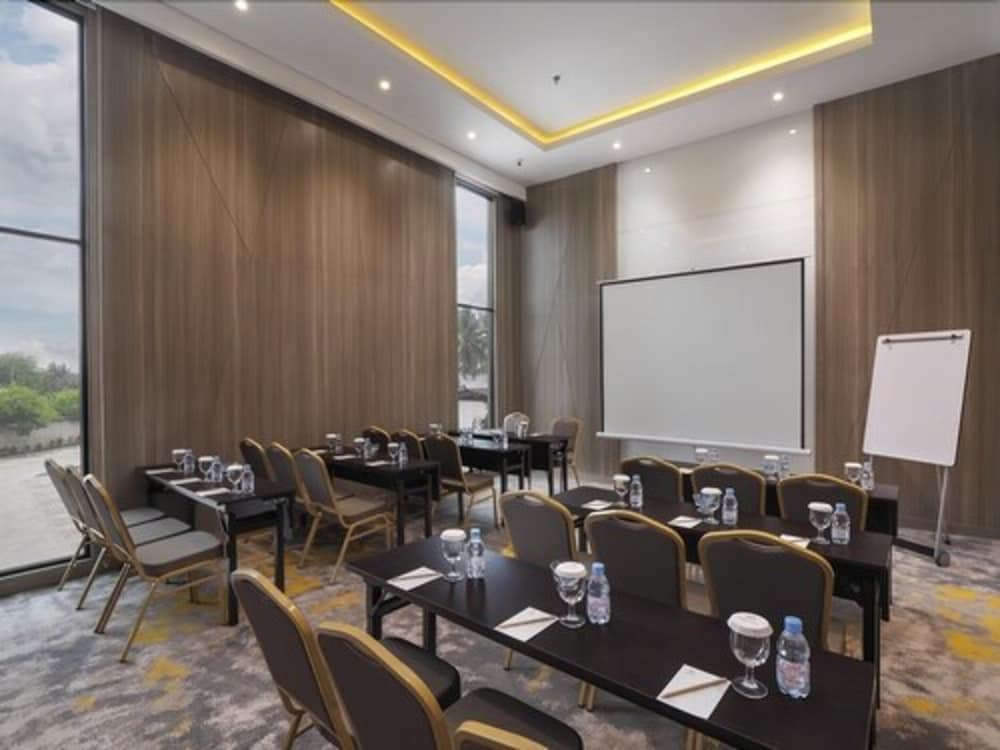 Arosa Hotel Jakarta 43/49