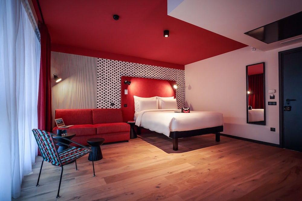 Room at BOMA Easy Living Hotel, STRASBOURG