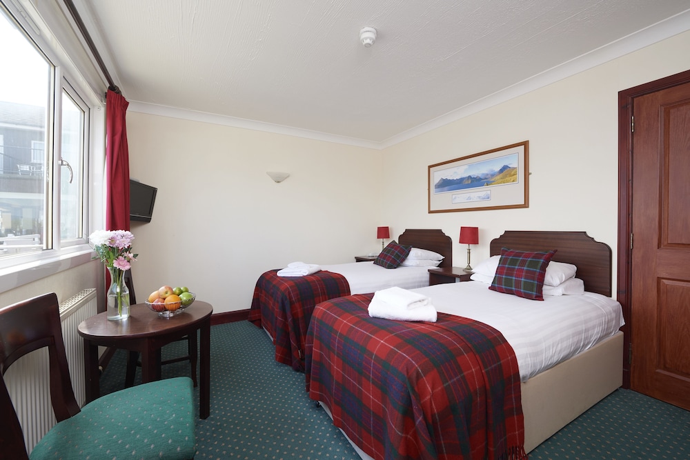Loch Ness Clansman Hotel 9/50