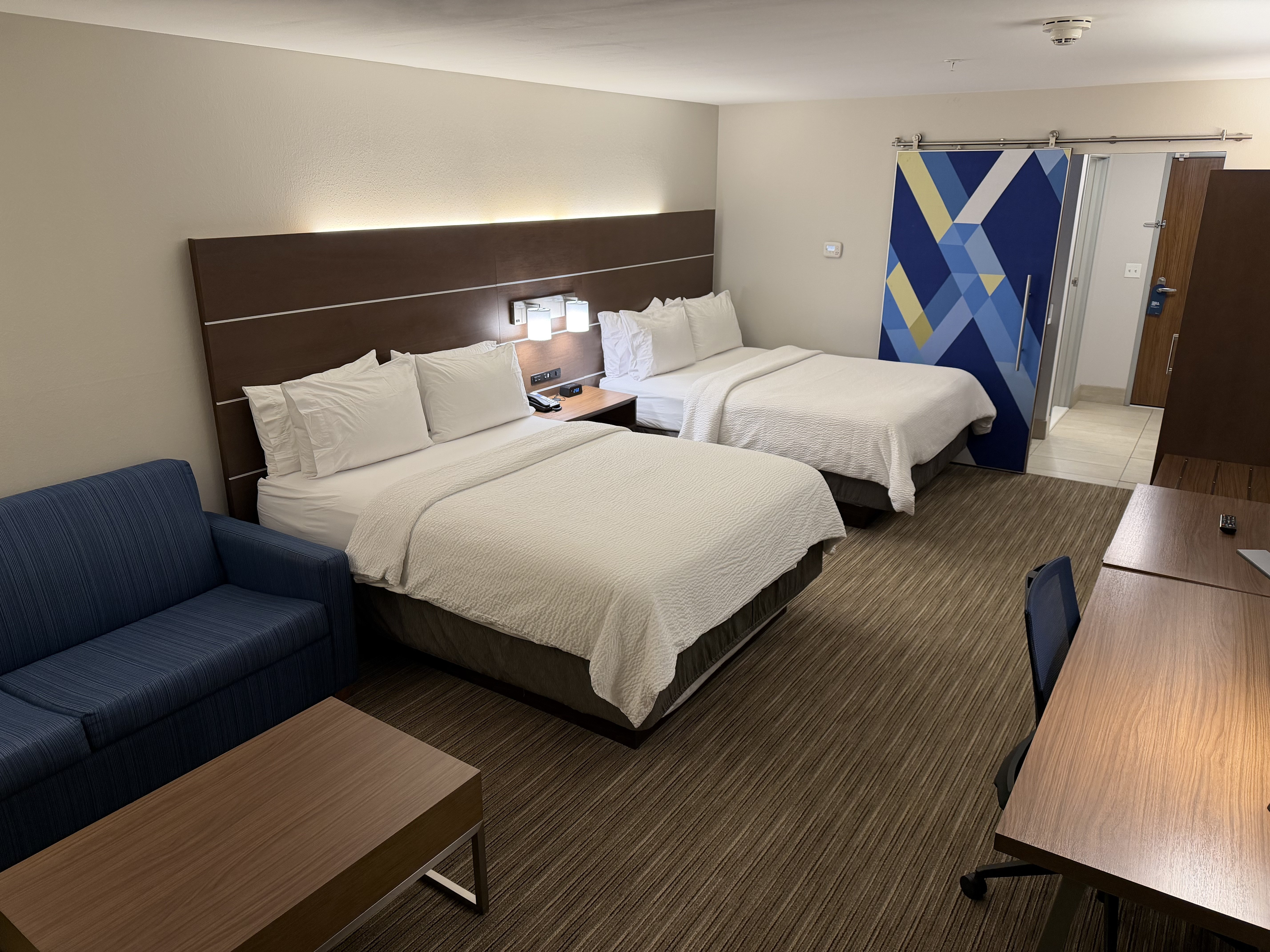 HOLIDAY INN EXPRESS & SUITES HANNIBAL - MEDICAL CENTER 12/53