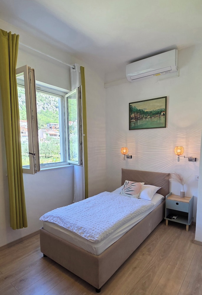 Villa Konalic 12/50