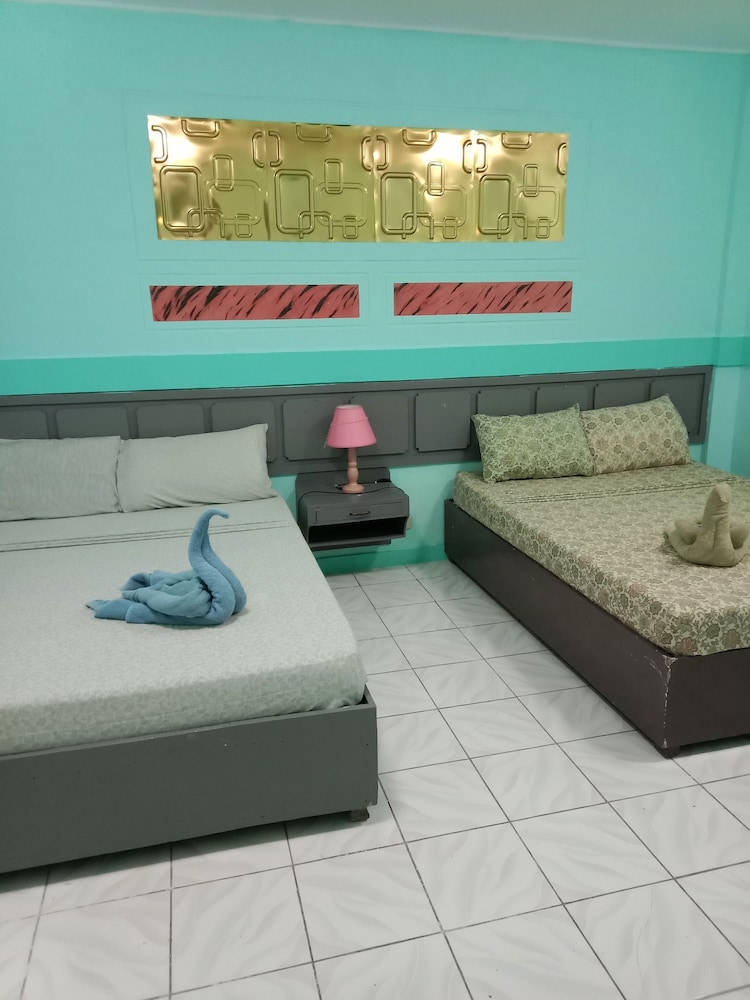 Hayward Travel Inn 45/55