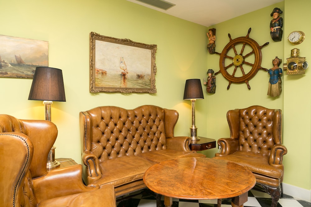 Hotel Ateneo Sevilla 35/50