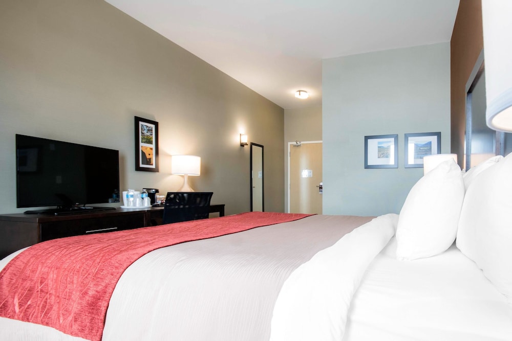 Comfort Inn & Suites Merritt BC 8/45