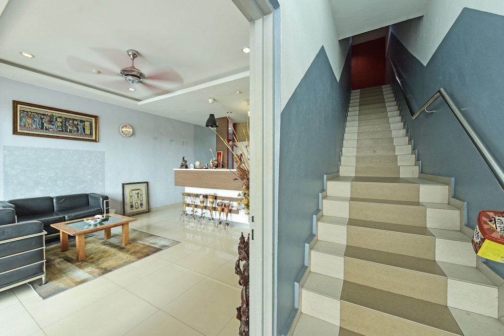 Hotel O M Three Hotel 55/55