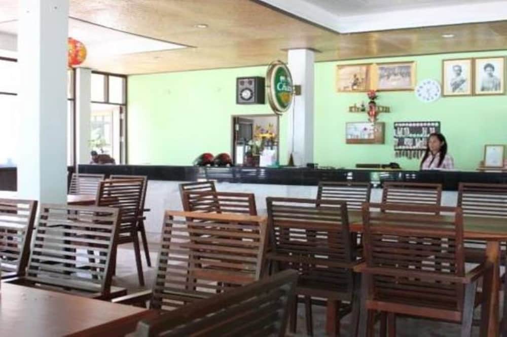 Khanom Sunrise Beach Hotel 5/8