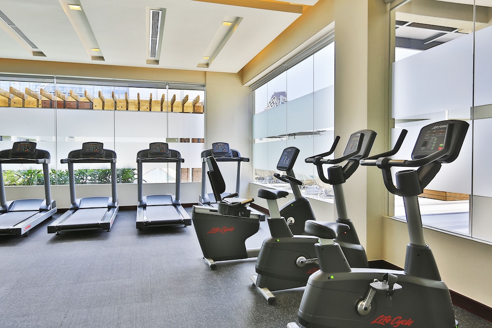 Holiday Inn & Suites Makati 42/75