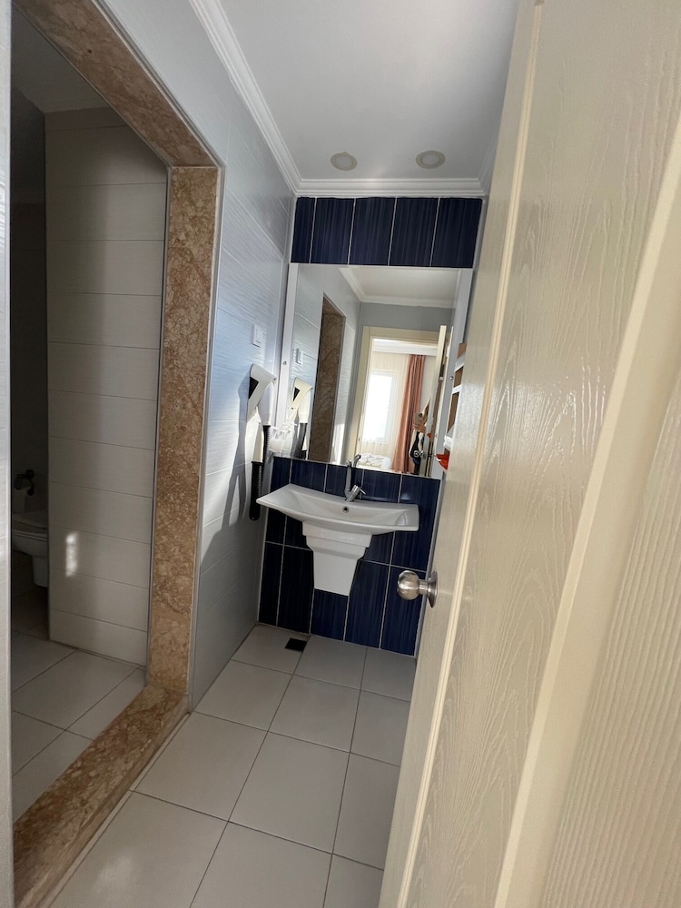 Ibrahim Bey Hotel 50/50