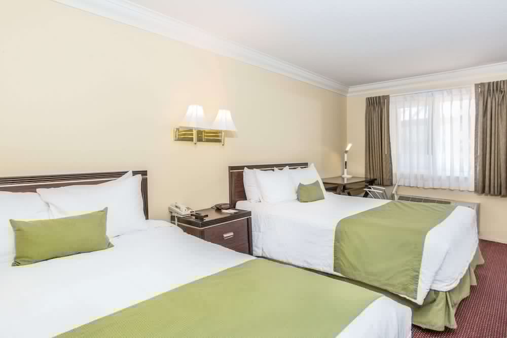 Days Inn by Wyndham Near City Of Hope 7/24