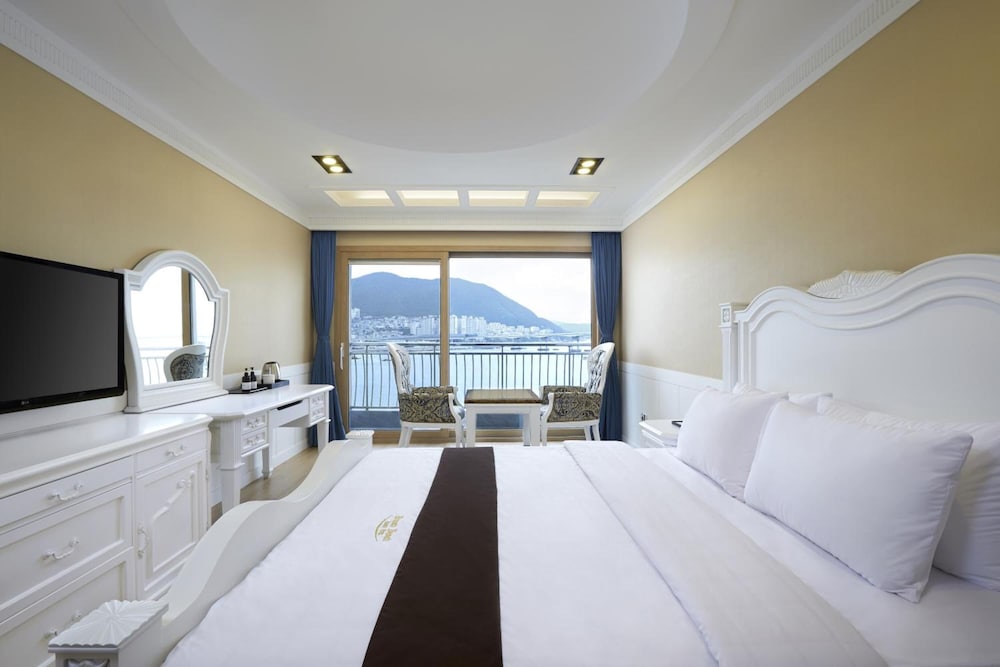 Busan Beach Hotel 13/37