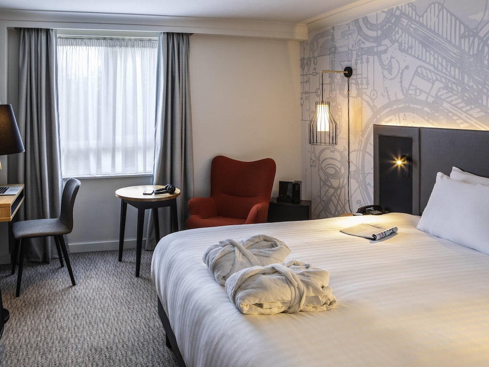 Mercure Birmingham West Hotel 9/63
