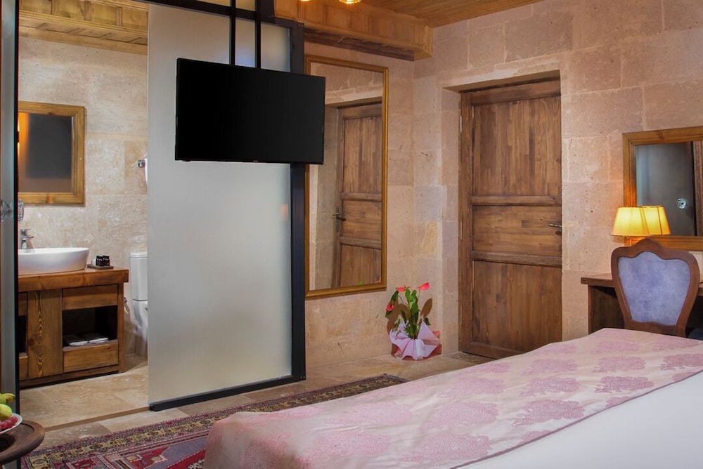 Cappadocia Pyramid Stone House 23/29