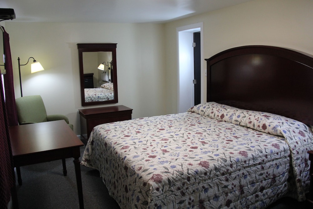 Pleasant Hill Motel 6/19
