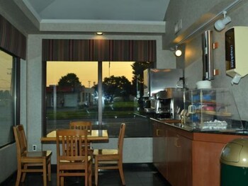 Travel Inn New Castle Airport 44/57