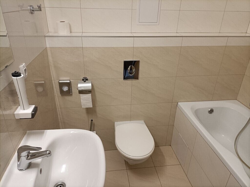 Hotel Eminent 44/45