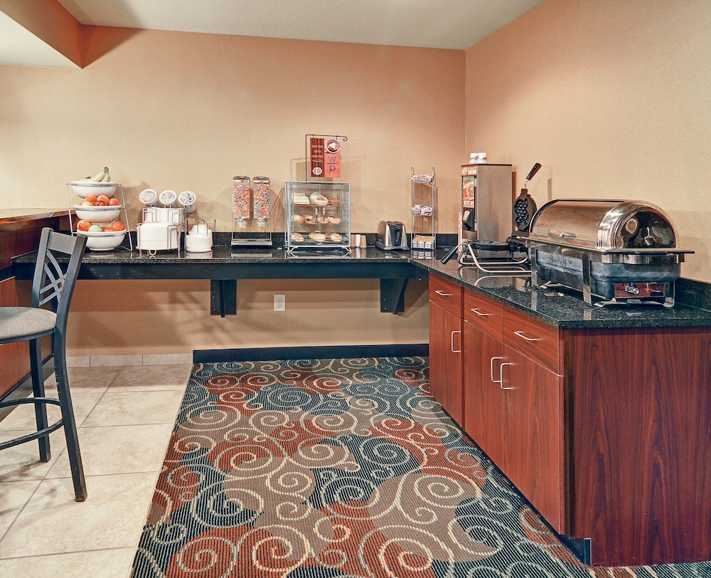 Cobblestone Inn Amp Suites Big Lake Tx 52/80